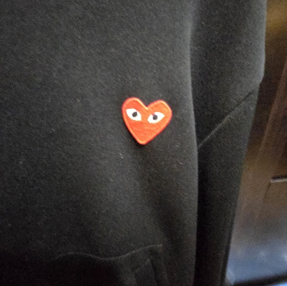 Comme Des Garçons PLAYBlack/Red Heart Play Hooded Sweatshirt Retails $350 - Picture 6 of 12